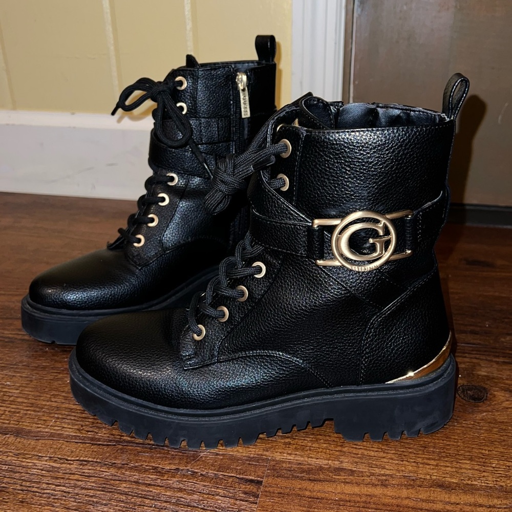Guess Black Leather Gold Accent Lace Up Zip Moto Combat Ankle Boots Size 6.5 - Picture 6 of 13